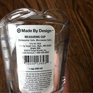 Glass measuring cup - 1 cup nwt